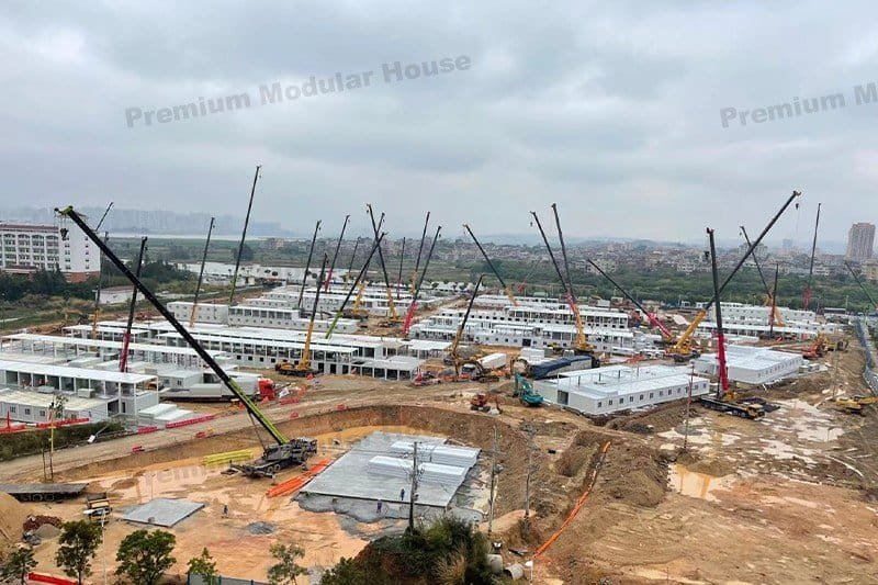 Construction Site Workflow Enhanced by Modular Housing Solutions